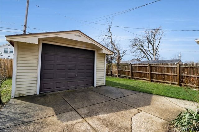 28 Woodward Avenue, Tonawanda, NY 14217