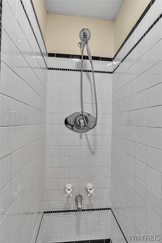 28 Woodward Avenue, Tonawanda, NY 14217