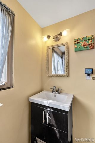 28 Woodward Avenue, Tonawanda, NY 14217