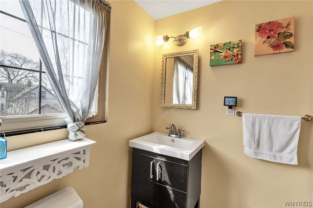 28 Woodward Avenue, Tonawanda, NY 14217