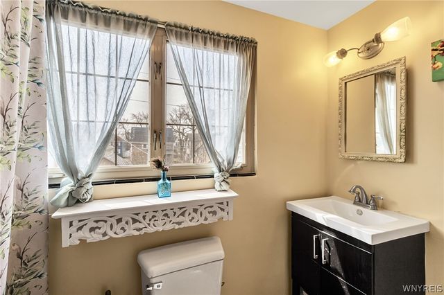 28 Woodward Avenue, Tonawanda, NY 14217