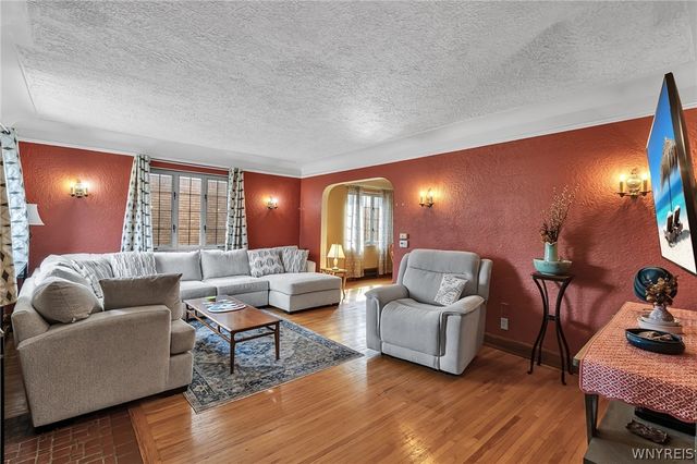 28 Woodward Avenue, Tonawanda, NY 14217