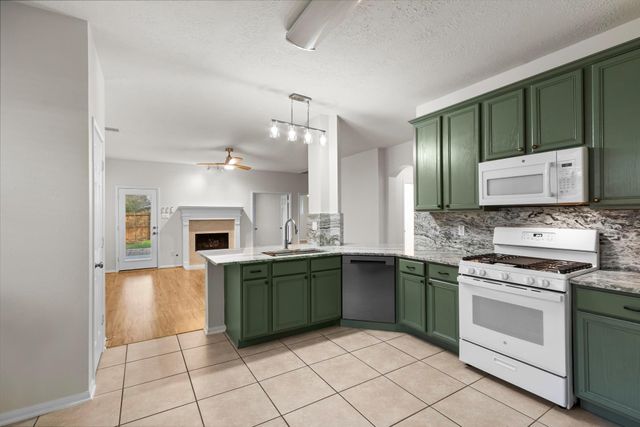 34 Drifting Shadows Circle, The Woodlands, TX 77385