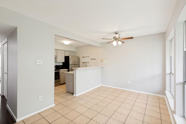 6910 Hart LN 414, Austin, TX 78731
