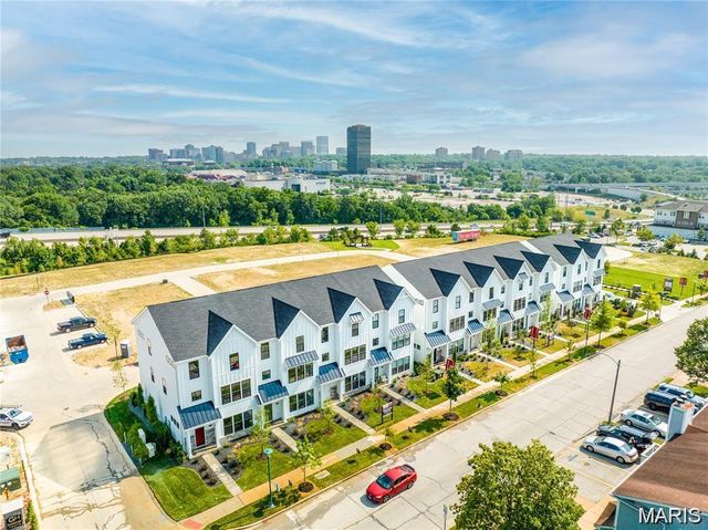 8928 Gateway Circle 41-802, Richmond Heights, MO 63144