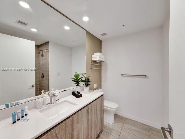 3900 Biscayne Blvd S-216, Miami, FL 33137