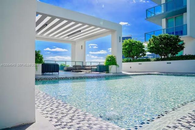 3900 Biscayne Blvd S-216, Miami, FL 33137
