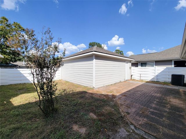 10030 Farrell Drive, Houston, TX 77070