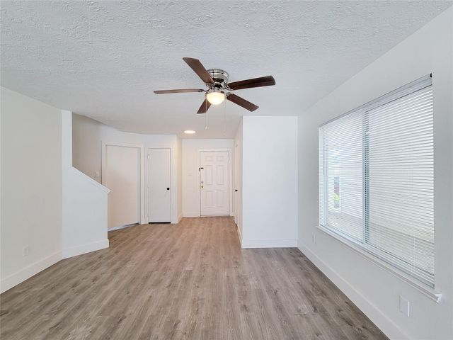 10030 Farrell Drive, Houston, TX 77070