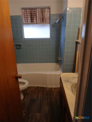 502 N Guadalupe Street, Seguin, TX 78155