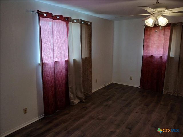 502 N Guadalupe Street, Seguin, TX 78155