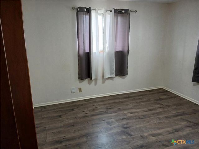 502 N Guadalupe Street, Seguin, TX 78155