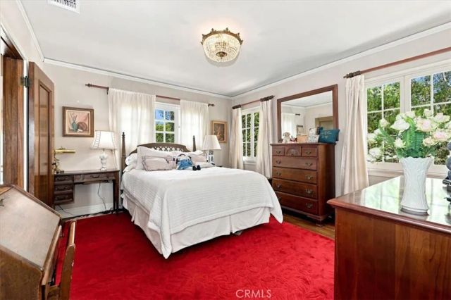 2240 N Berendo, Los Angeles, CA 90027