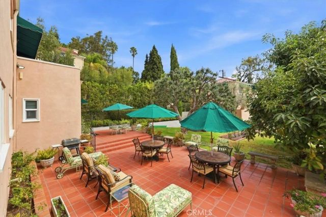 2240 N Berendo, Los Angeles, CA 90027