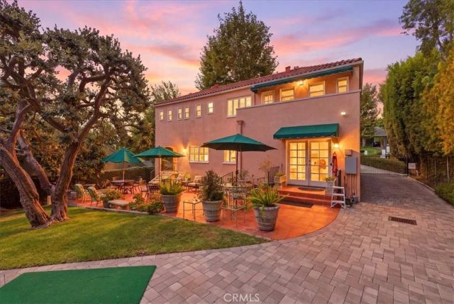2240 N Berendo, Los Angeles, CA 90027
