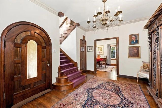 2240 N Berendo, Los Angeles, CA 90027