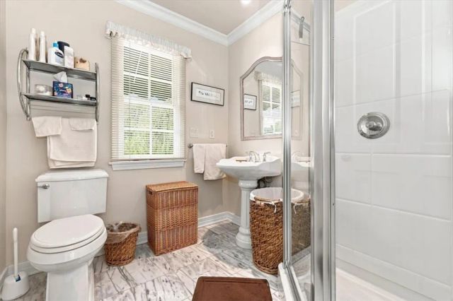 2240 N Berendo, Los Angeles, CA 90027