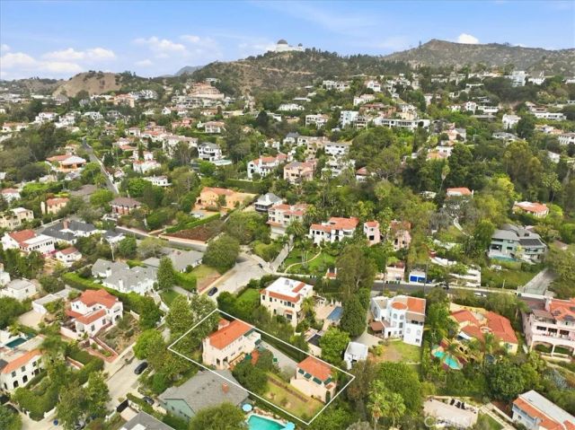 2240 N Berendo, Los Angeles, CA 90027