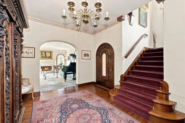 2240 N Berendo, Los Angeles, CA 90027