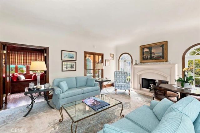 2240 N Berendo, Los Angeles, CA 90027