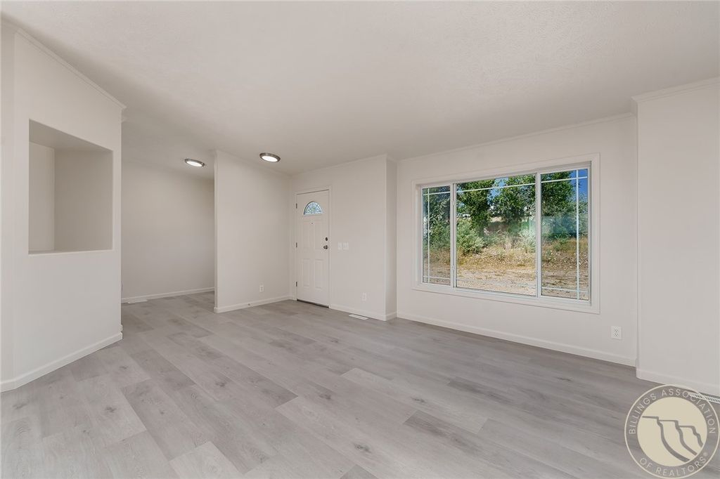 7720 Monad Road, Billings, MT 59106 photo 3