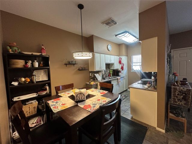 106 E 30th ST 203, Austin, TX 78705