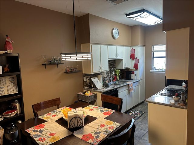 106 E 30th ST 203, Austin, TX 78705