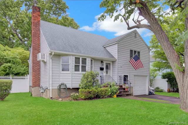 117 Eastgate Road, Massapequa Park, NY 11762