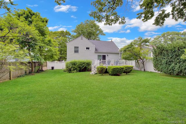 117 Eastgate Road, Massapequa Park, NY 11762