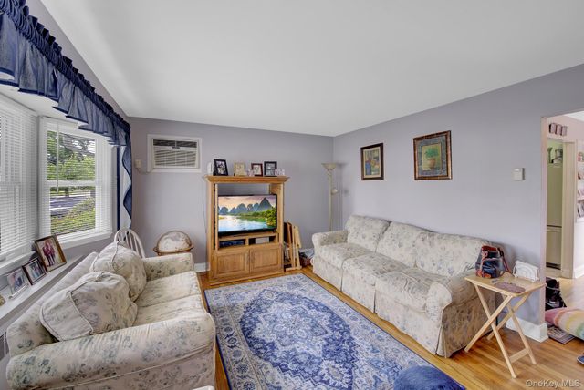 117 Eastgate Road, Massapequa Park, NY 11762