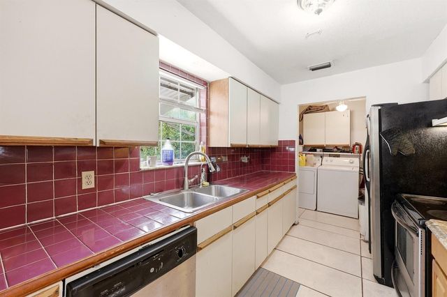 8545 SE Mars Street, Hobe Sound, FL 33455