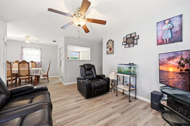 8545 SE Mars Street, Hobe Sound, FL 33455