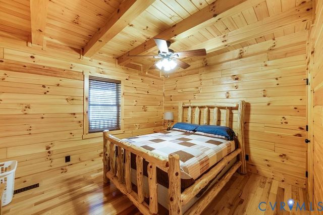 190 & 192 Vacation Dr, Farmville, VA 23901