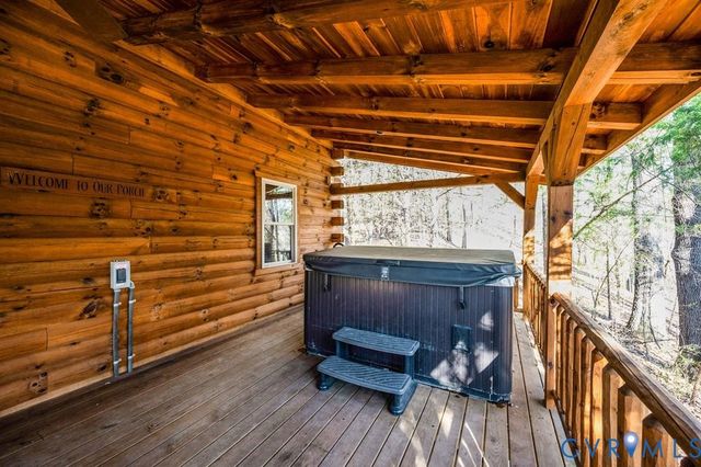 190 & 192 Vacation Dr, Farmville, VA 23901