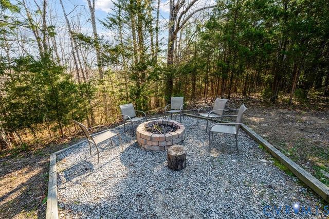 190 & 192 Vacation Dr, Farmville, VA 23901