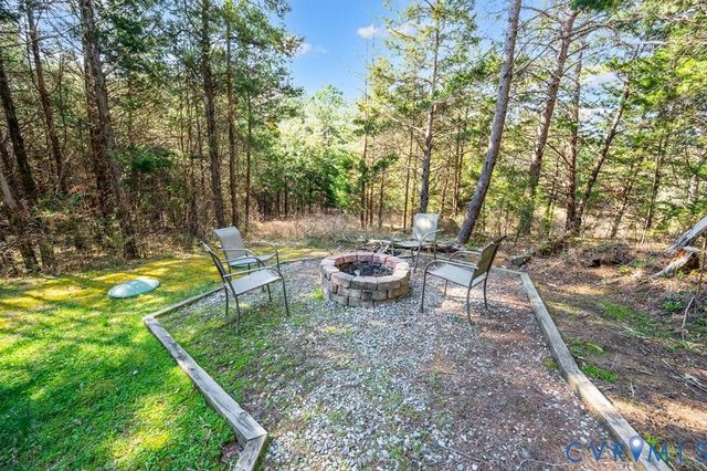 190 & 192 Vacation Dr, Farmville, VA 23901