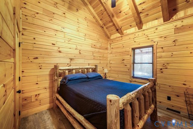 190 & 192 Vacation Dr, Farmville, VA 23901