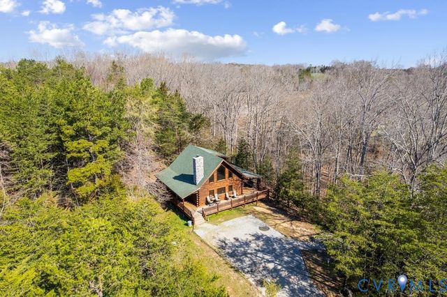 190 & 192 Vacation Dr, Farmville, VA 23901