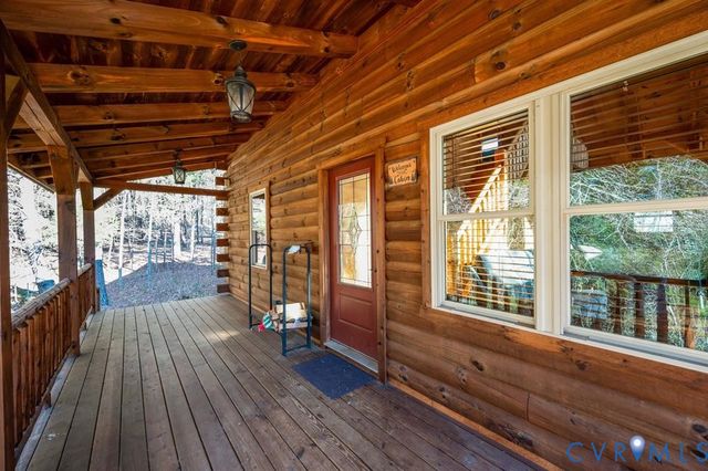 190 & 192 Vacation Dr, Farmville, VA 23901