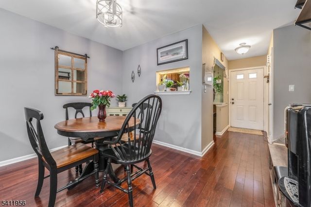 16 Hancock Ct, Raritan Twp., NJ 08822