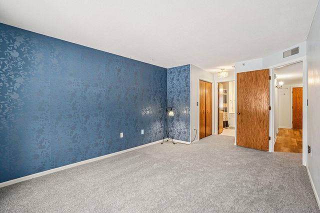 3150 Glen Oaks Avenue 104A, White Bear Lake, MN 55110