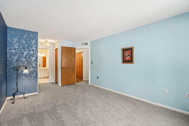 3150 Glen Oaks Avenue 104A, White Bear Lake, MN 55110