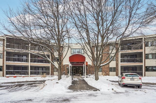 3150 Glen Oaks Avenue 104A, White Bear Lake, MN 55110