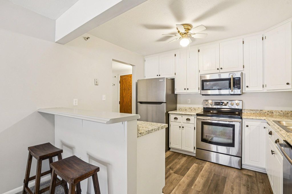 3150 Glen Oaks Avenue 104A, White Bear Lake, MN 55110