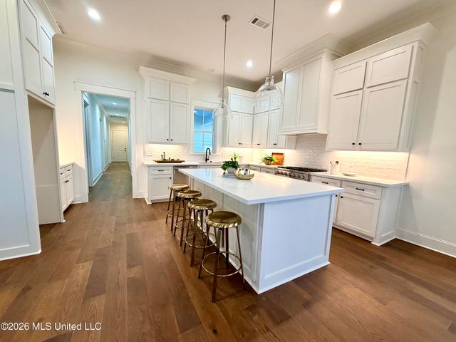 1013 Crepe Myrtle Drive, Brandon, MS 39047