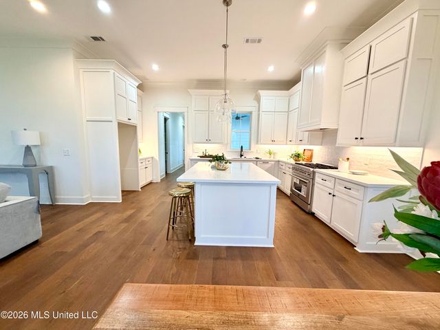 1013 Crepe Myrtle Drive, Brandon, MS 39047