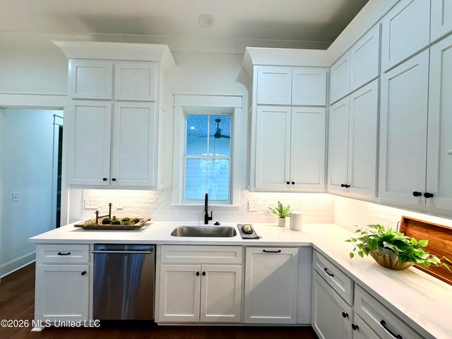 1013 Crepe Myrtle Drive, Brandon, MS 39047
