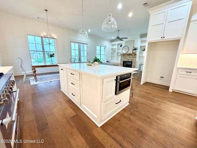 1013 Crepe Myrtle Drive, Brandon, MS 39047