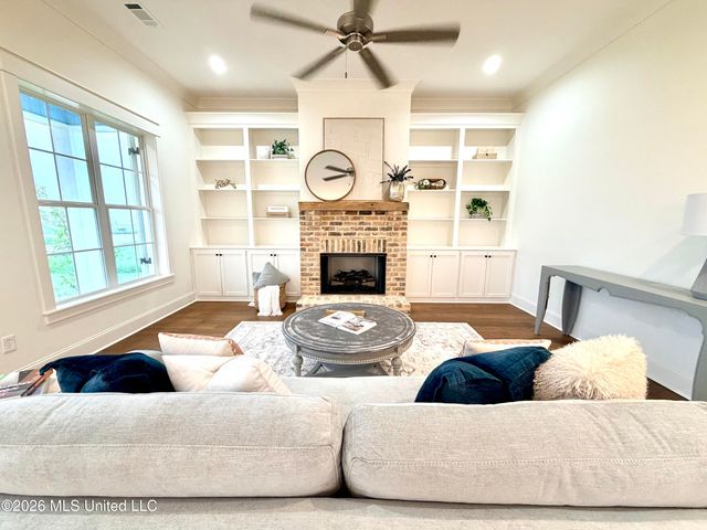 1013 Crepe Myrtle Drive, Brandon, MS 39047