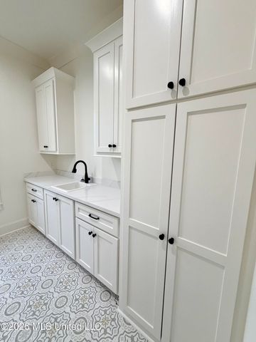 1013 Crepe Myrtle Drive, Brandon, MS 39047